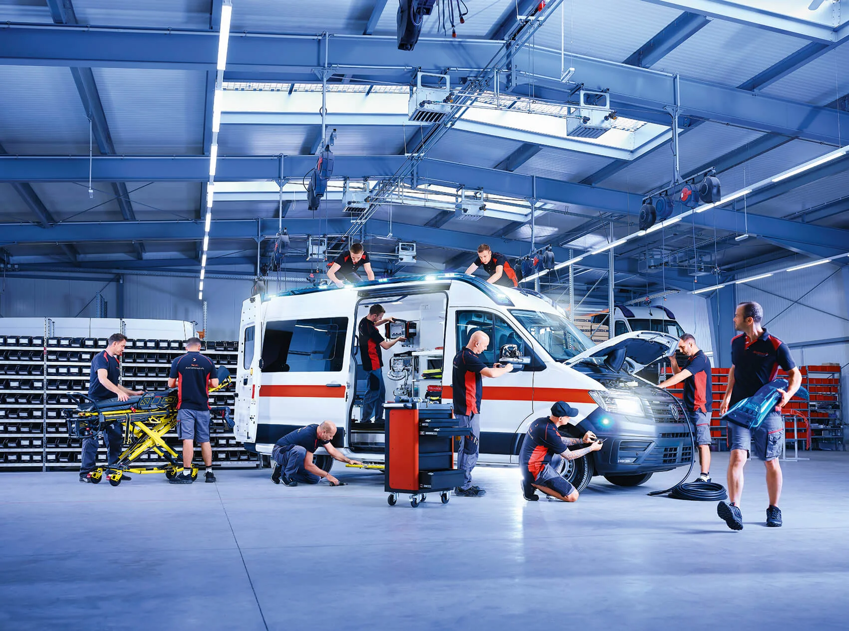 Arbeiten am Rettungswagen